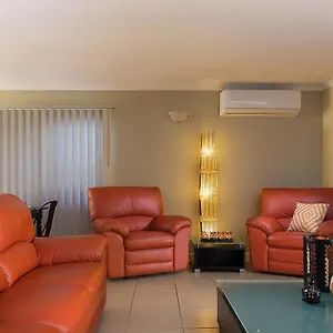Country house Jacaranda Cottages