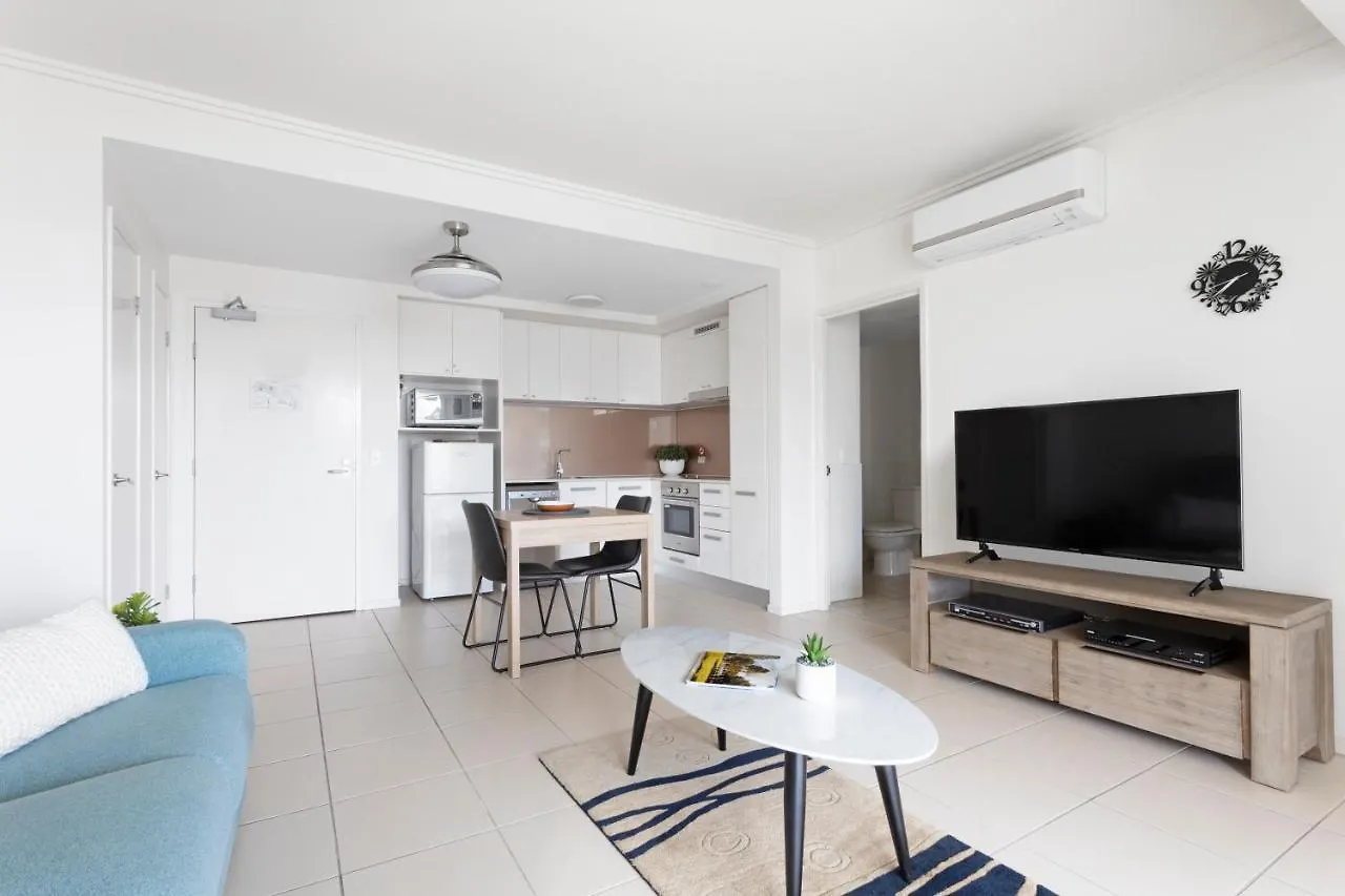 Aspect Caloundra Aparthotel 4*,